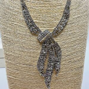 Elegant Silver Rhinestone Necklace